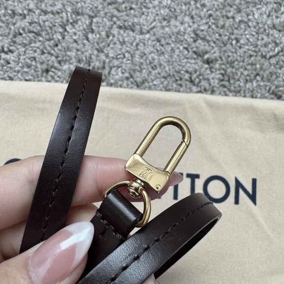 Louis Vuitton Damier Ebene Favorite MM - Picture 9 of 13